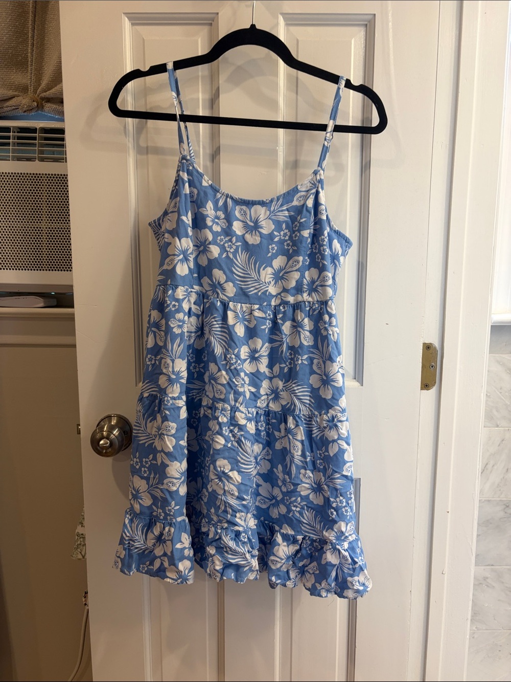 Hollister Light Blue & White Hawaiian Floral Tiered Spaghetti-Strap Dress